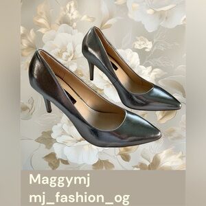 2 Lips Too Patent Leather Shiny Silver Pointed Toes 2 Inch Women Heels Size 8.5